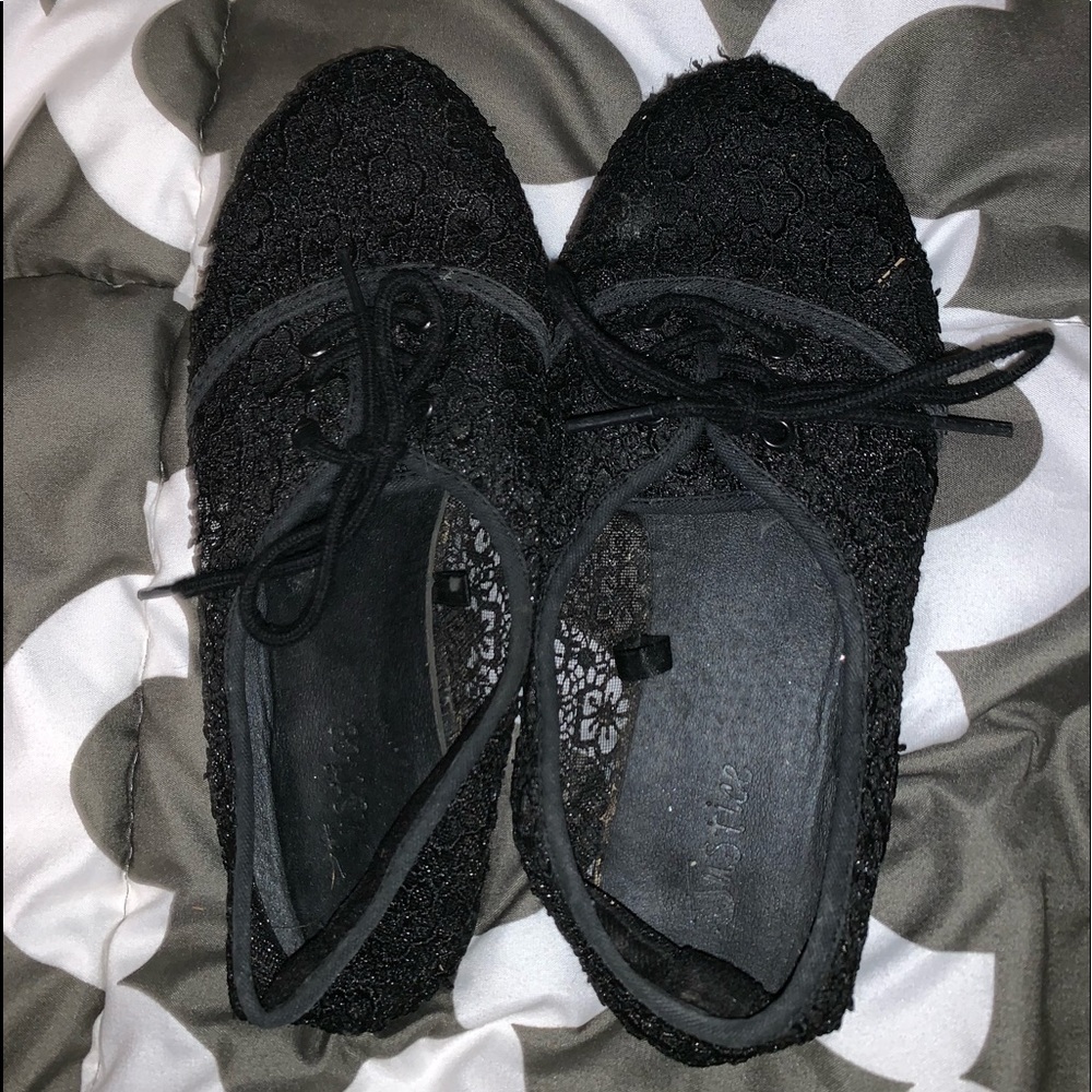 Girls Lacey Shoes